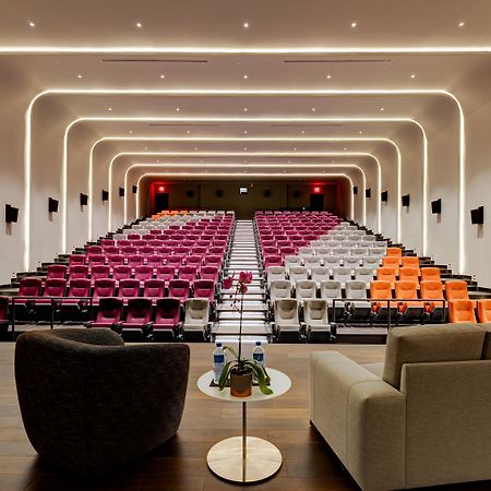 Hotel X Toronto, A Destination By Hyatt Hotel Экстерьер фото The movie theater at The Standard East Village