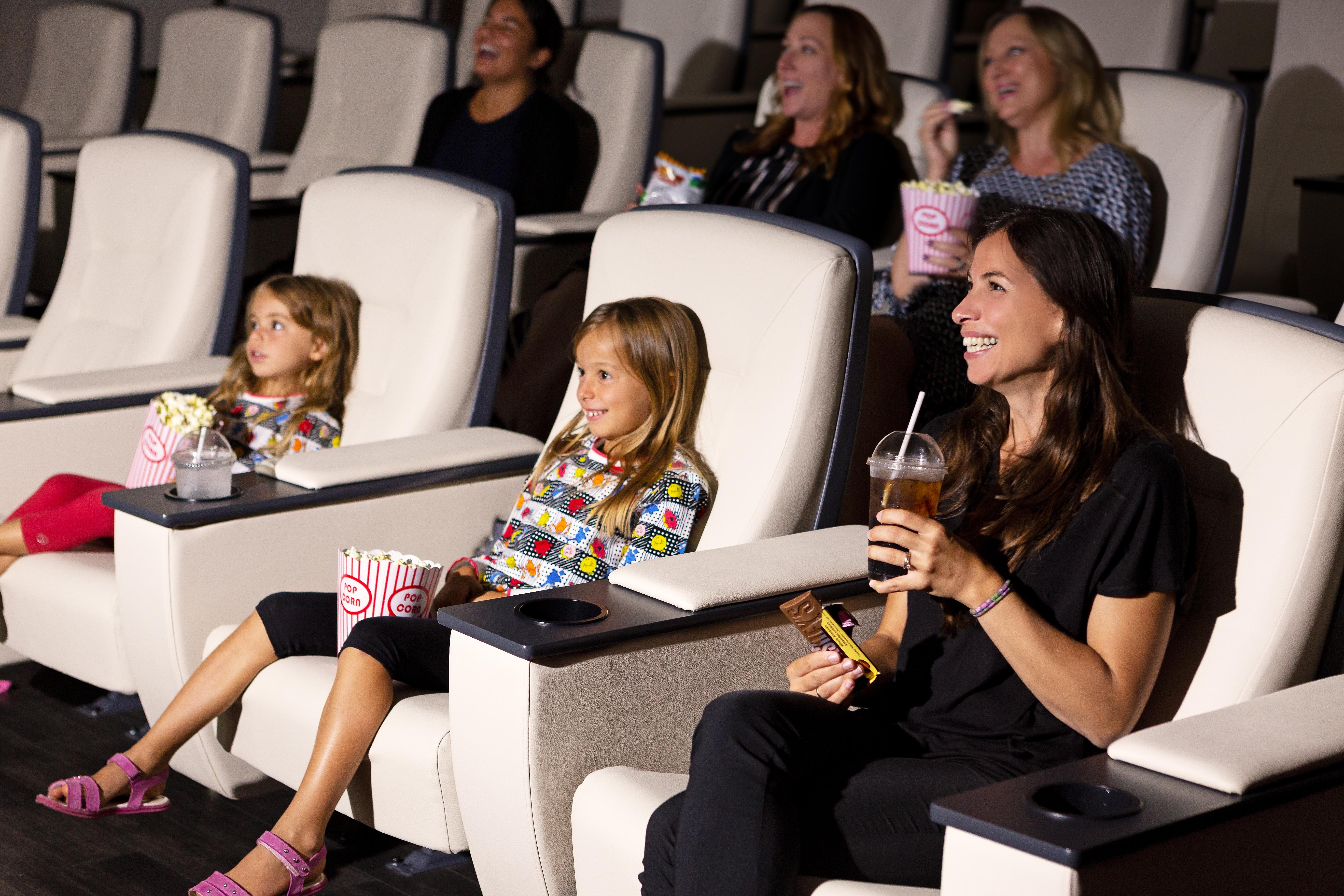 Hotel X Toronto, A Destination By Hyatt Hotel Экстерьер фото Moviegoers at a movie theater