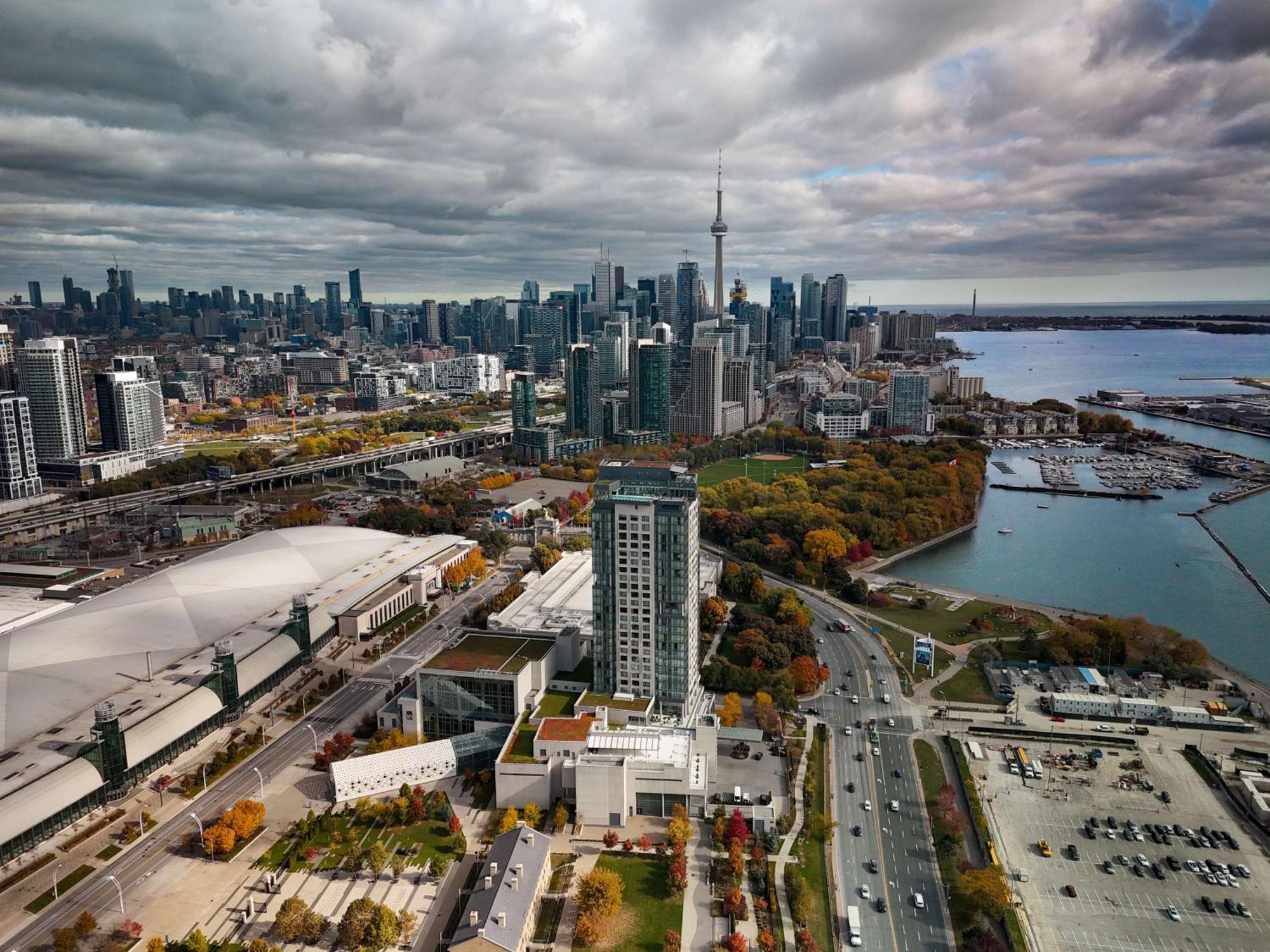 Hotel X Toronto, A Destination By Hyatt Hotel Экстерьер фото